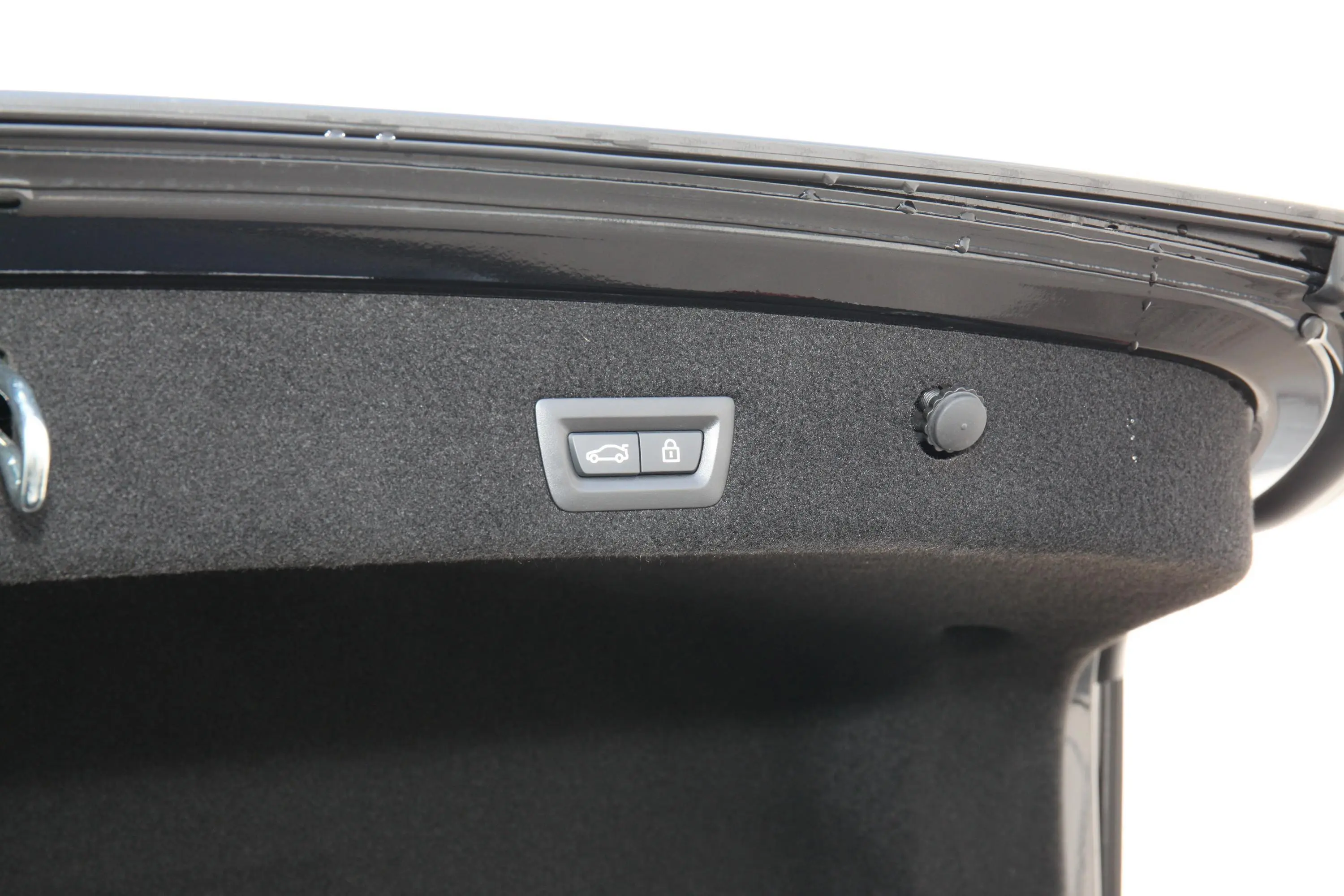 宝马7系改款 M760Li xDrive V12 豪华套装电动尾门按键（手动扶手）