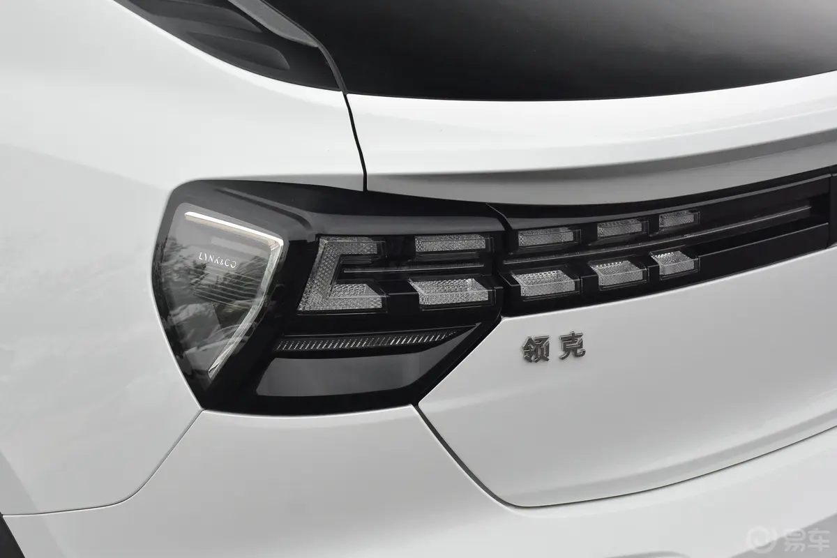 领克05 PHEV1.5T Halo尾灯侧45度俯拍