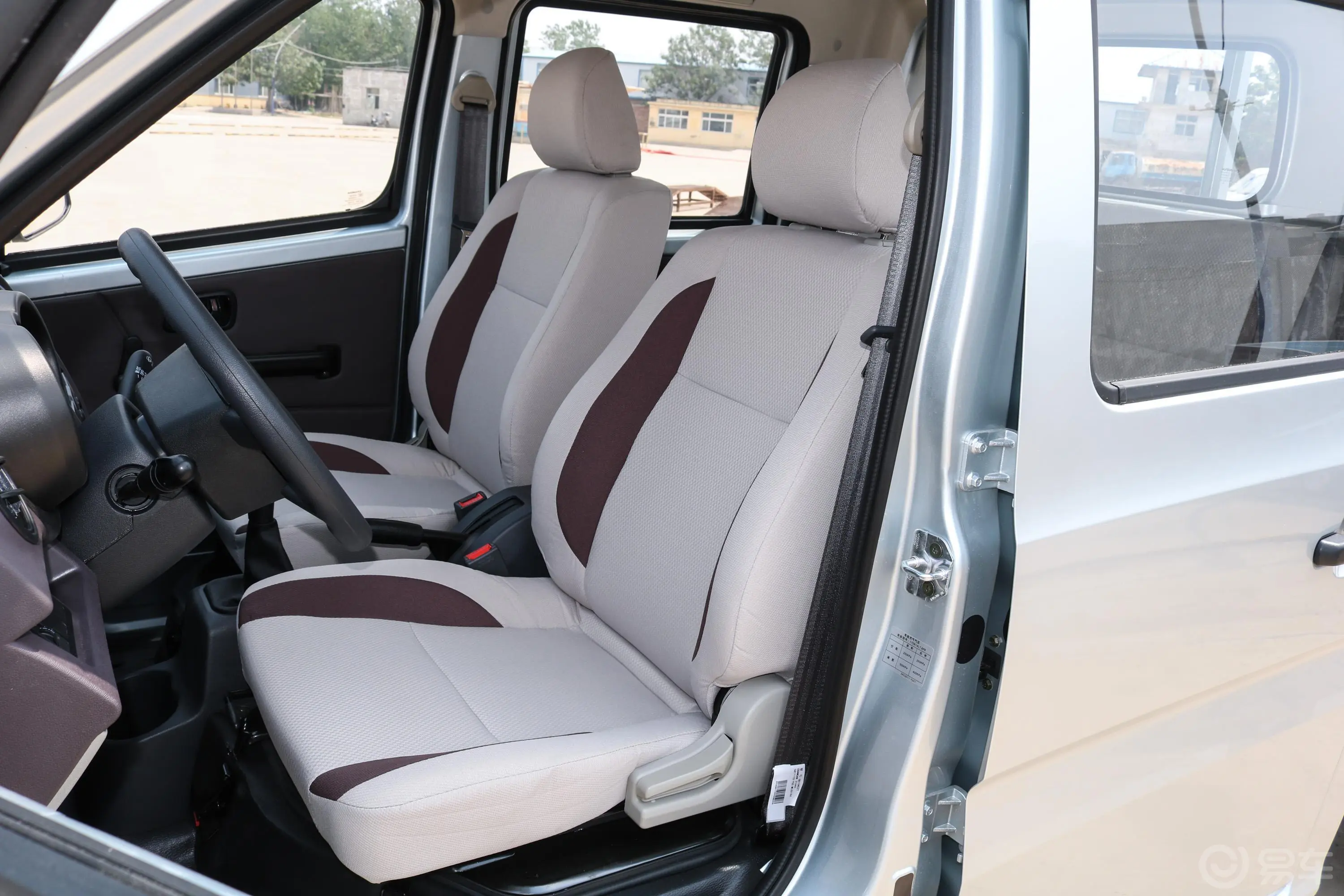 长安星卡1.5L 长轴版 双排 基本型驾驶员座椅