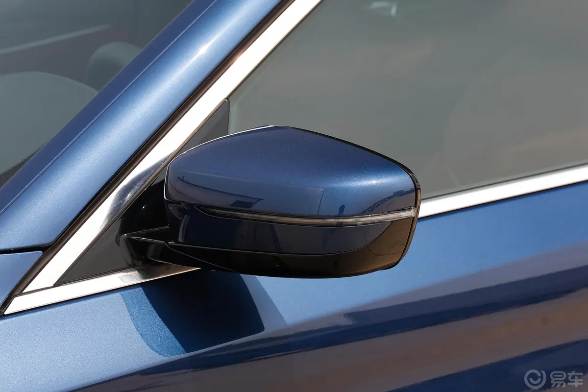 宝马5系 插电混动改款 535Le 先锋版M运动套装主驾驶后视镜背面