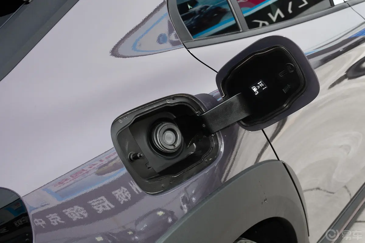 领克02 PHEV1.5T PHEV Pro油箱盖