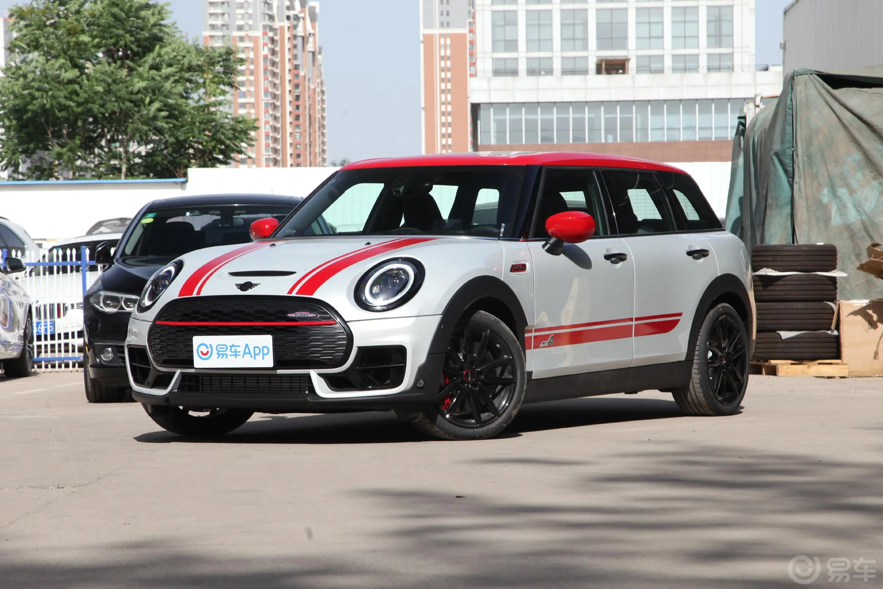 MINI JCW CLUBMAN2.0T JOHN COOPER WORKS ALL-IN侧前45度车头向左水平