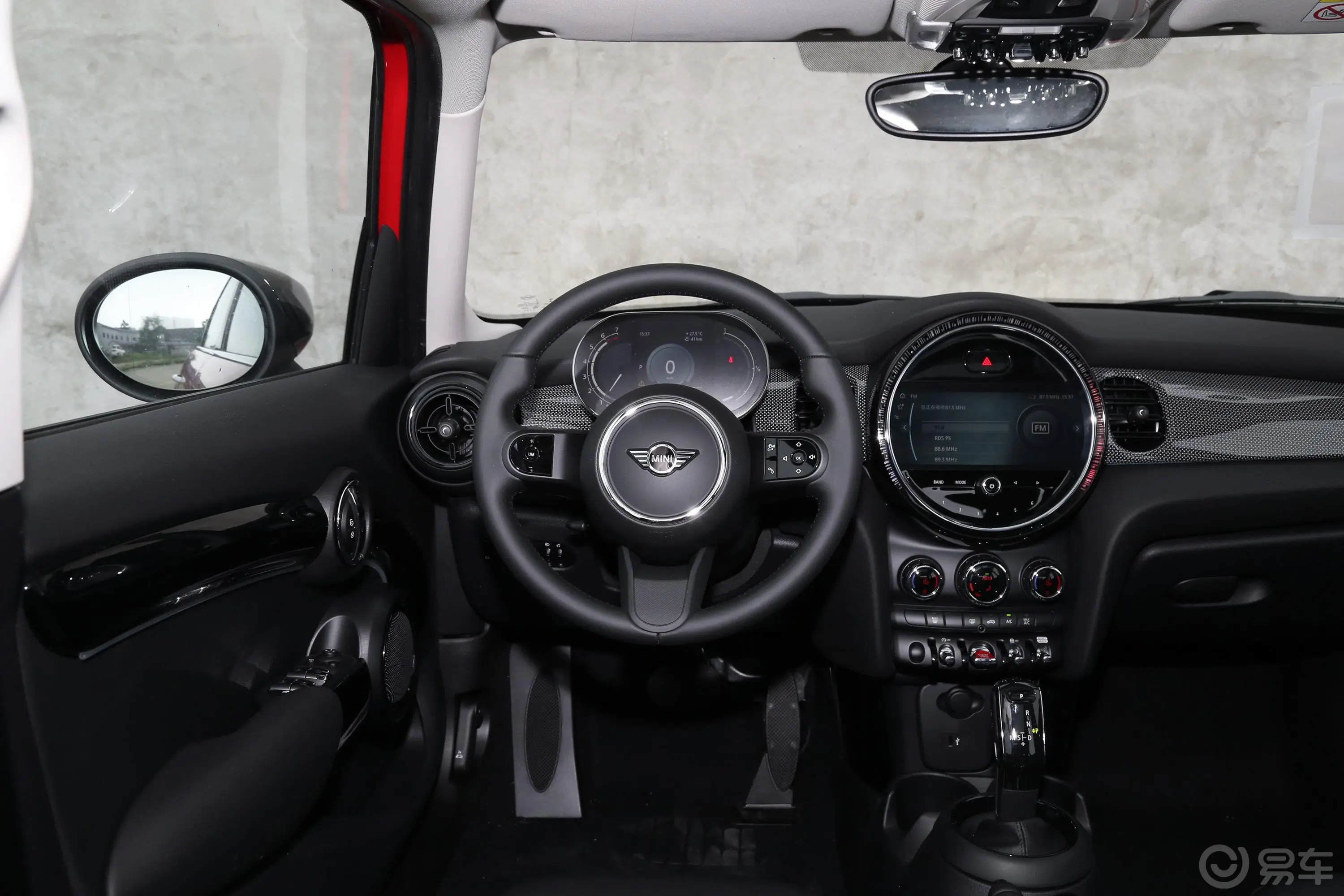 MINI1.5T COOPER 经典派 五门版驾驶位区域