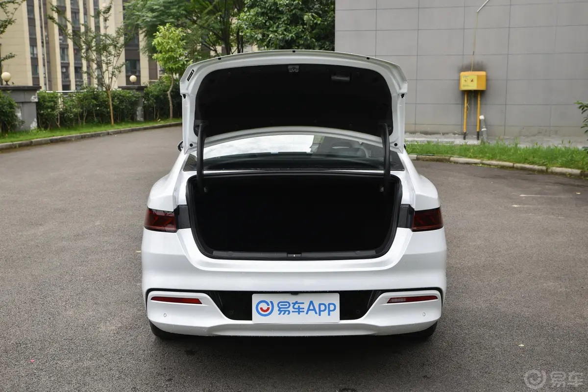 秦PLUS新能源EV 500km 豪华型后备厢