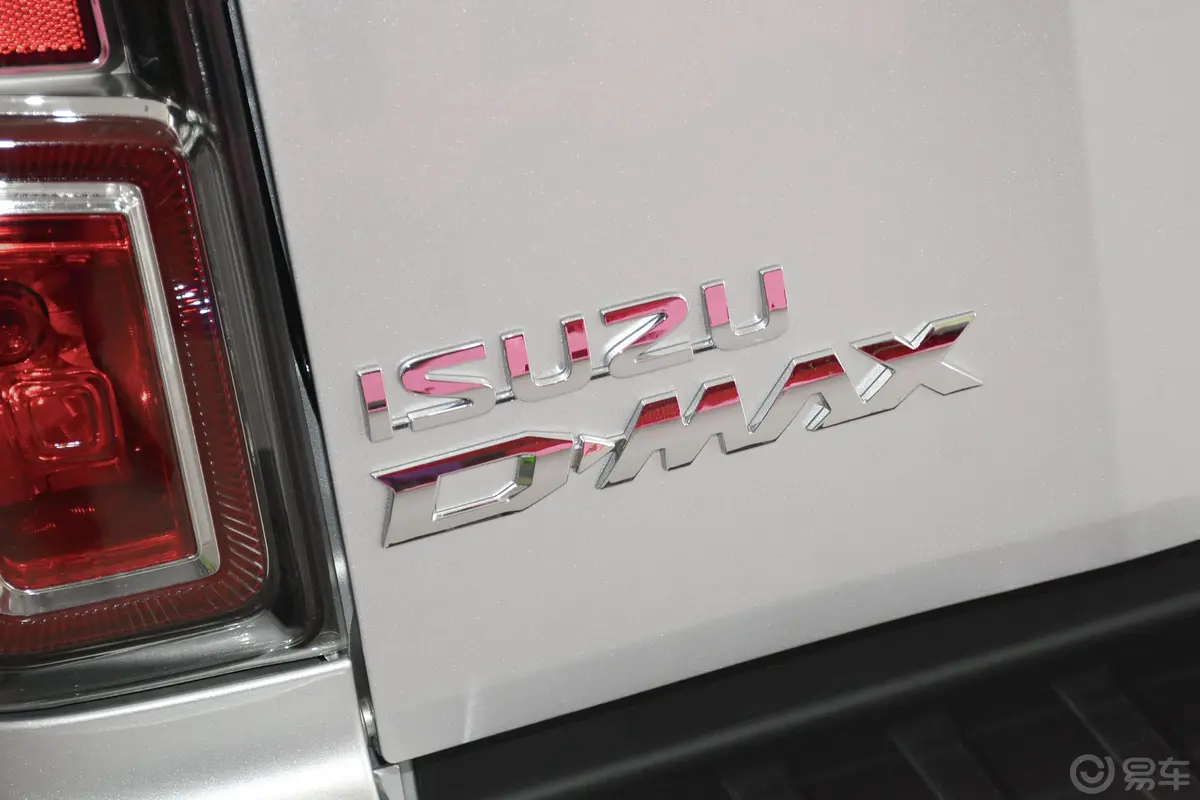 D-MAX1.9T 自动两驱Global悍动型外观细节