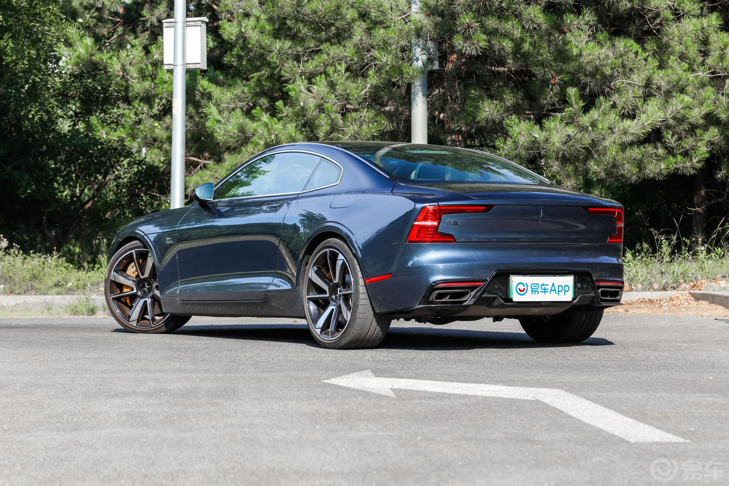 Polestar 12.0T 135km 标准型侧后45度车头向左水平