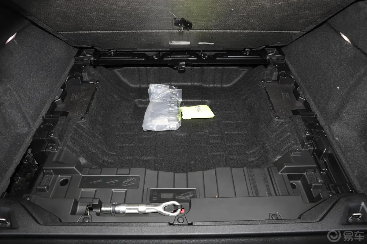 宝马X5(进口)改款 xDrive40i 尊享型 M运动套装随车工具