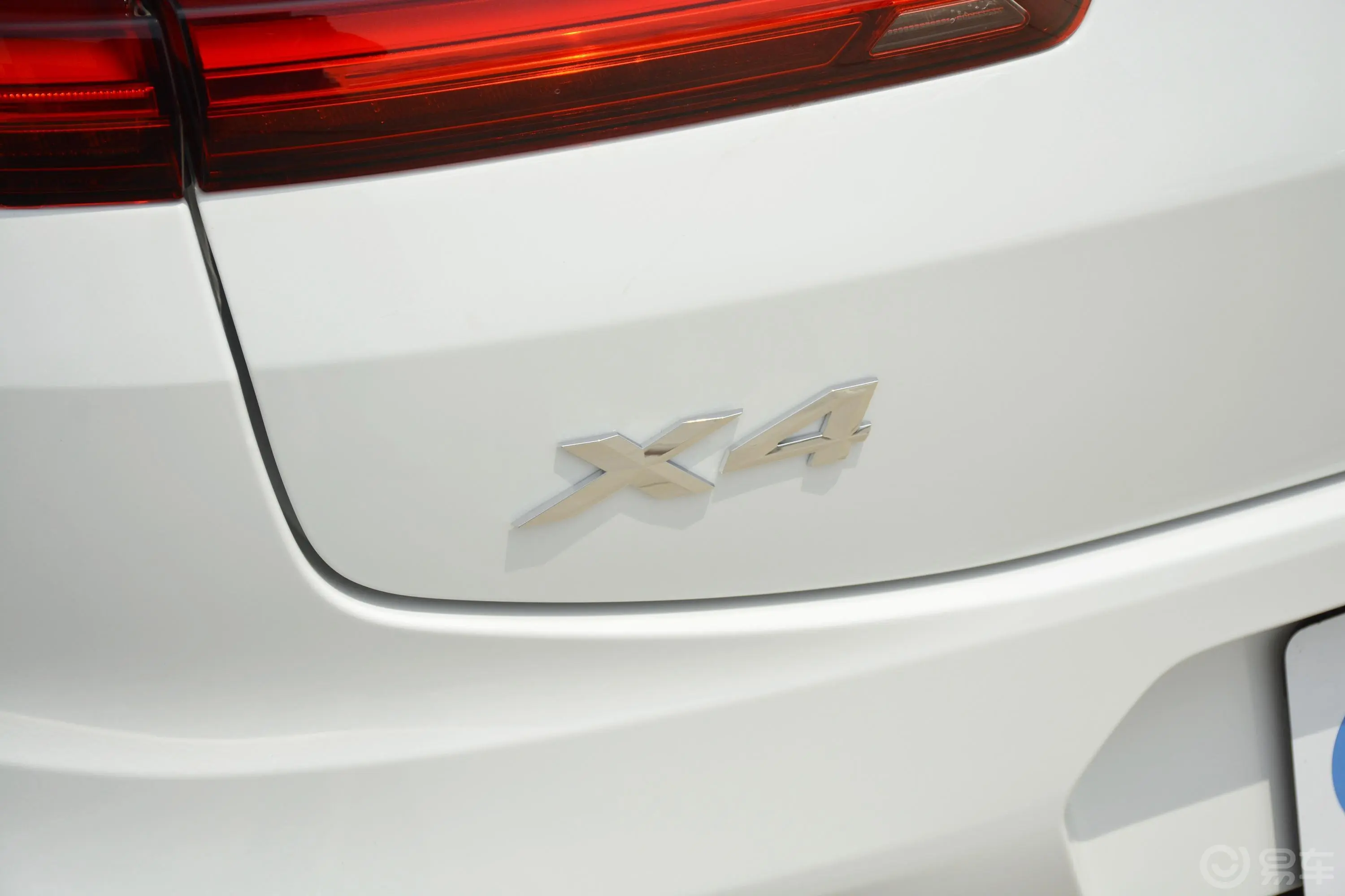 宝马X4改款 xDrive25i M运动套装外观