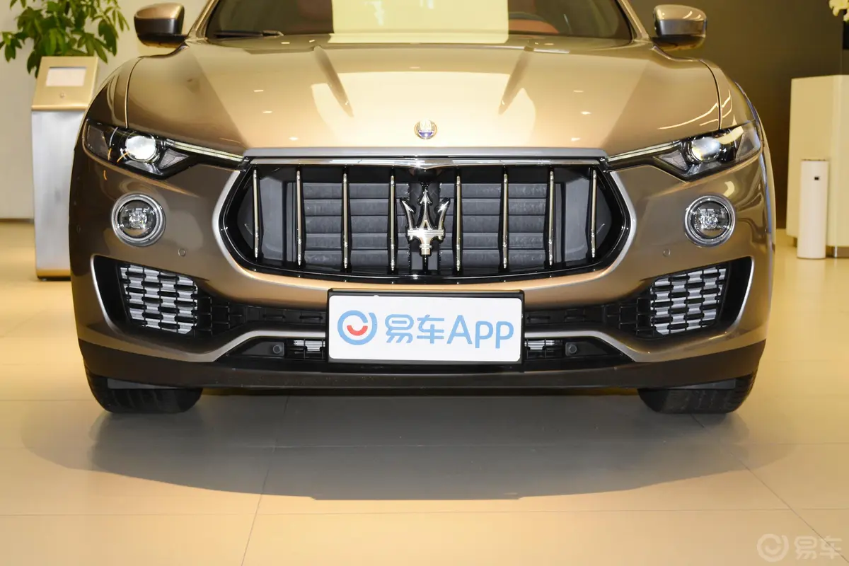 Levante3.0T 豪华版外观