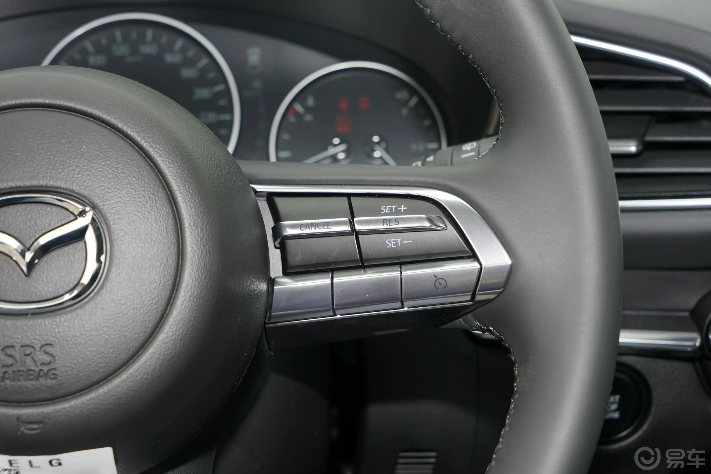 马自达CX-302.0L 自动嘉悦型右侧方向盘功能按键