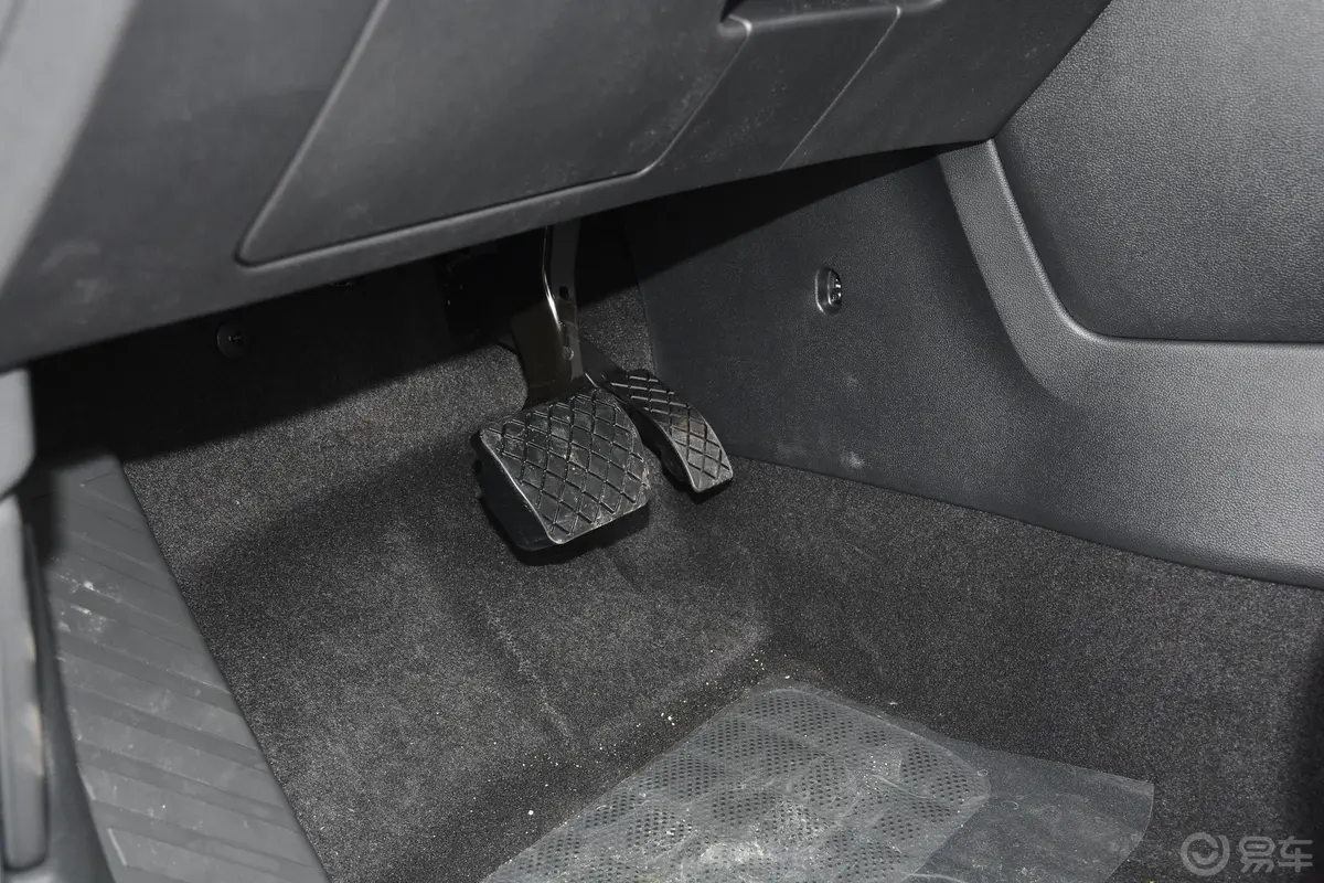 探歌改款 280TSI 双离合 两驱 精英智联版脚踏板
