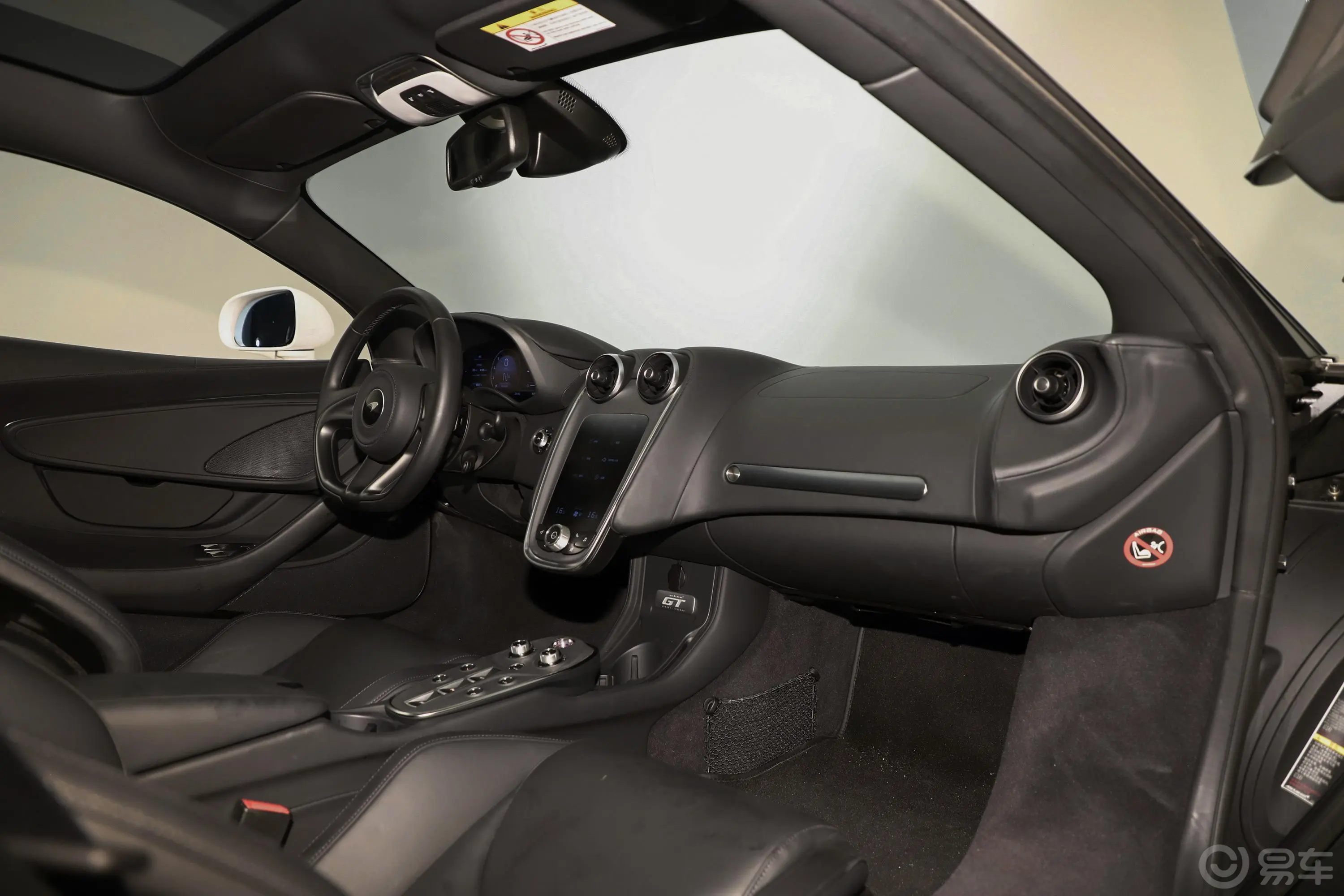 迈凯伦GT4.0T 基本型内饰全景副驾驶员方向