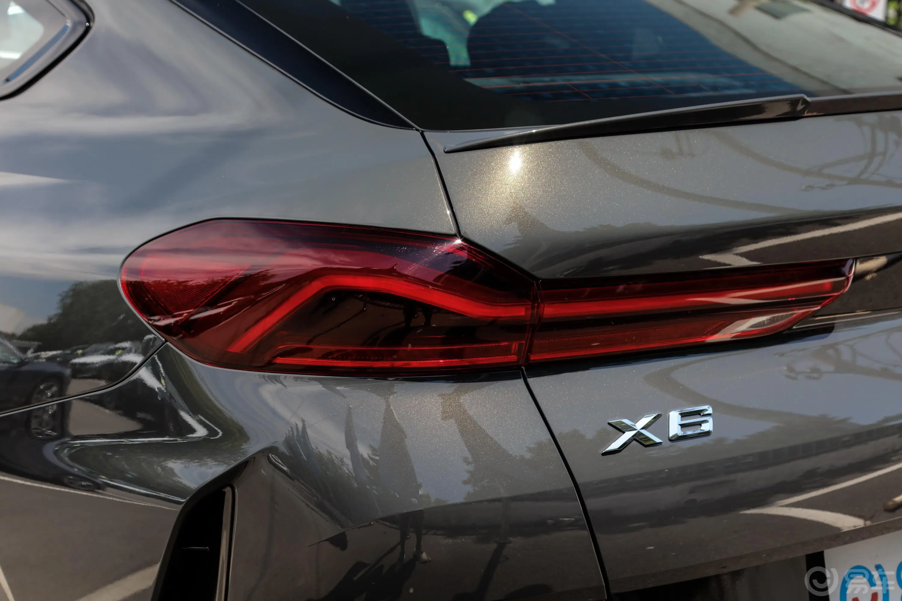 宝马X6改款 xDrive40i 尊享型 M运动套装外观