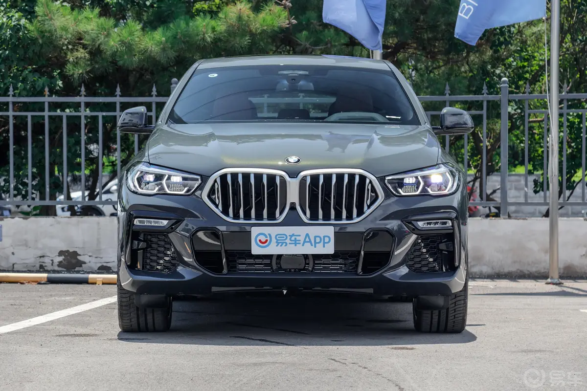 宝马X6改款 xDrive40i 尊享型 M运动套装外观