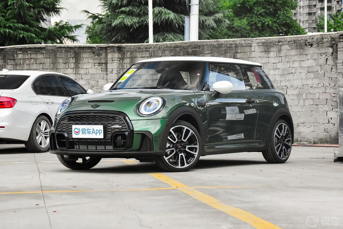 MINI2.0T COOPER S 赛车手外观