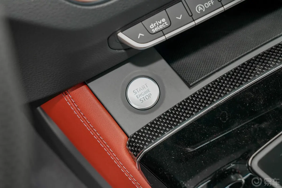 奥迪Q5L Sportback40 TFSI 进享人生版钥匙孔或一键启动按键