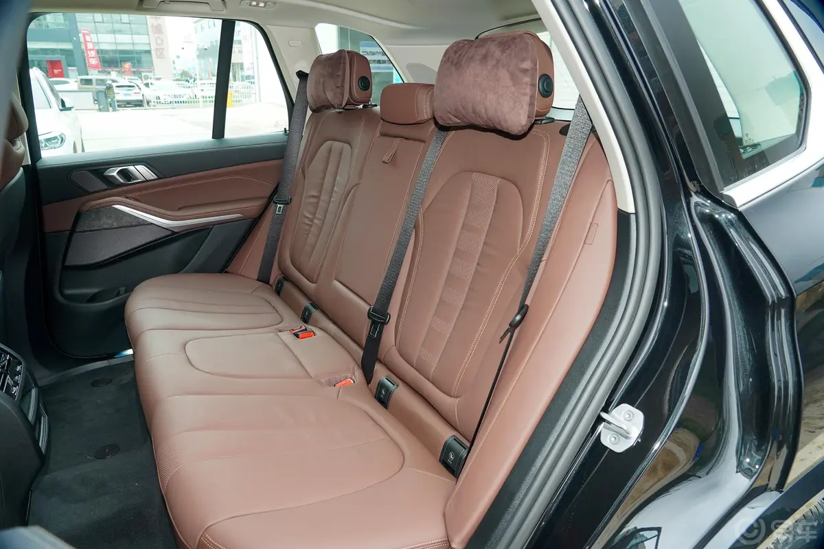宝马X5(进口)改款 xDrive40i M运动套装后排座椅