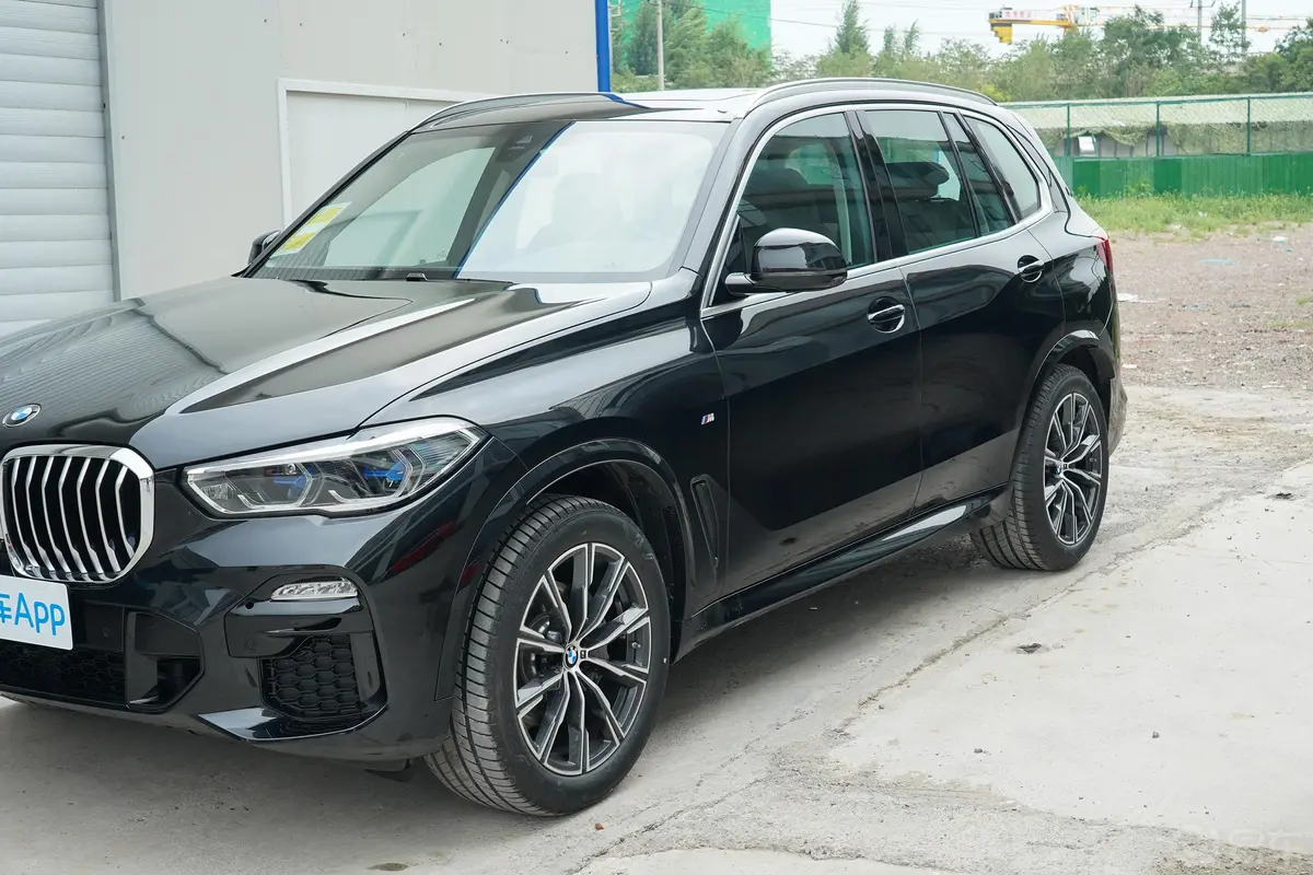 宝马X5(进口)改款 xDrive40i M运动套装外观