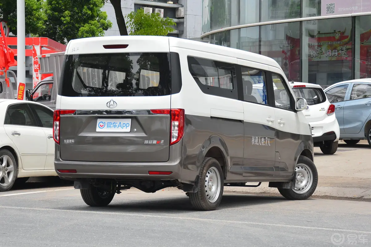 跨越星V51.6L 手动 SC6450VQ6B1 7座侧后45度车头向右水平