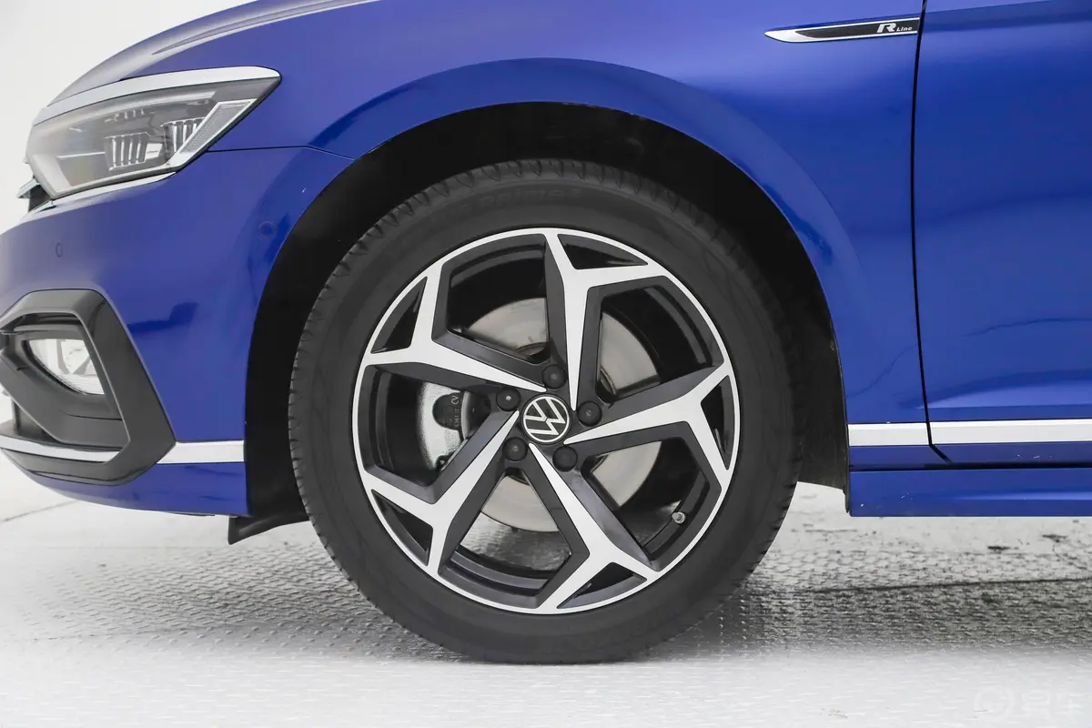 蔚揽330TSI 两驱 R-Line纵行版前轮毂造型