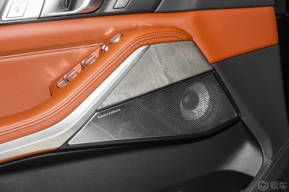 宝马X7改款 xDrive40i 行政型 M运动套装音响和品牌