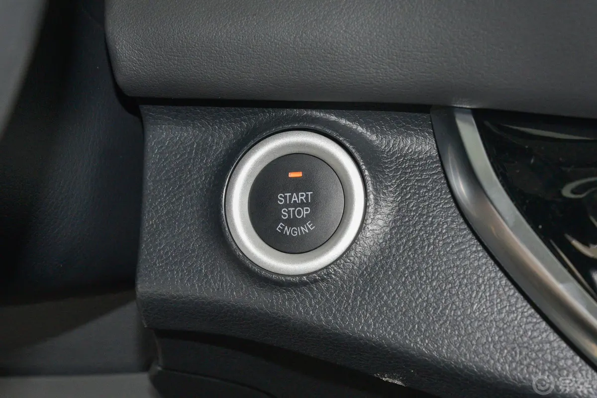 大通G20改款 PLUS 2.0T 自动豪华版 汽油钥匙孔或一键启动按键