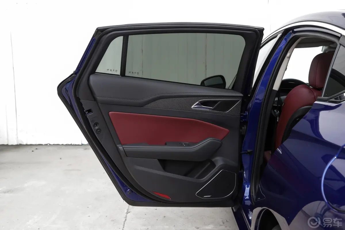 红旗H5经典经典款 1.8T 自动智联旗领版驾驶员侧后车门