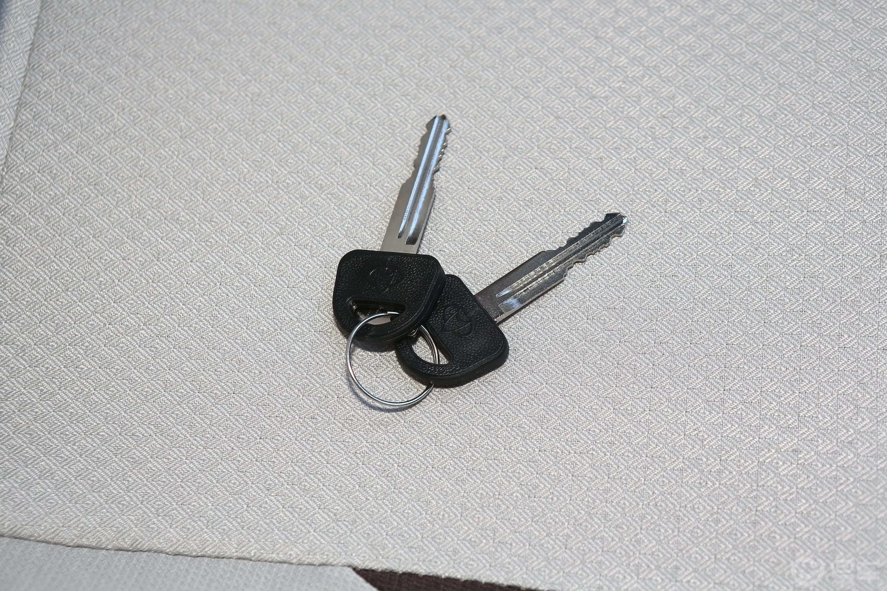 长安星卡1.5L 长轴版 单排 钢板厢货基本型钥匙正面