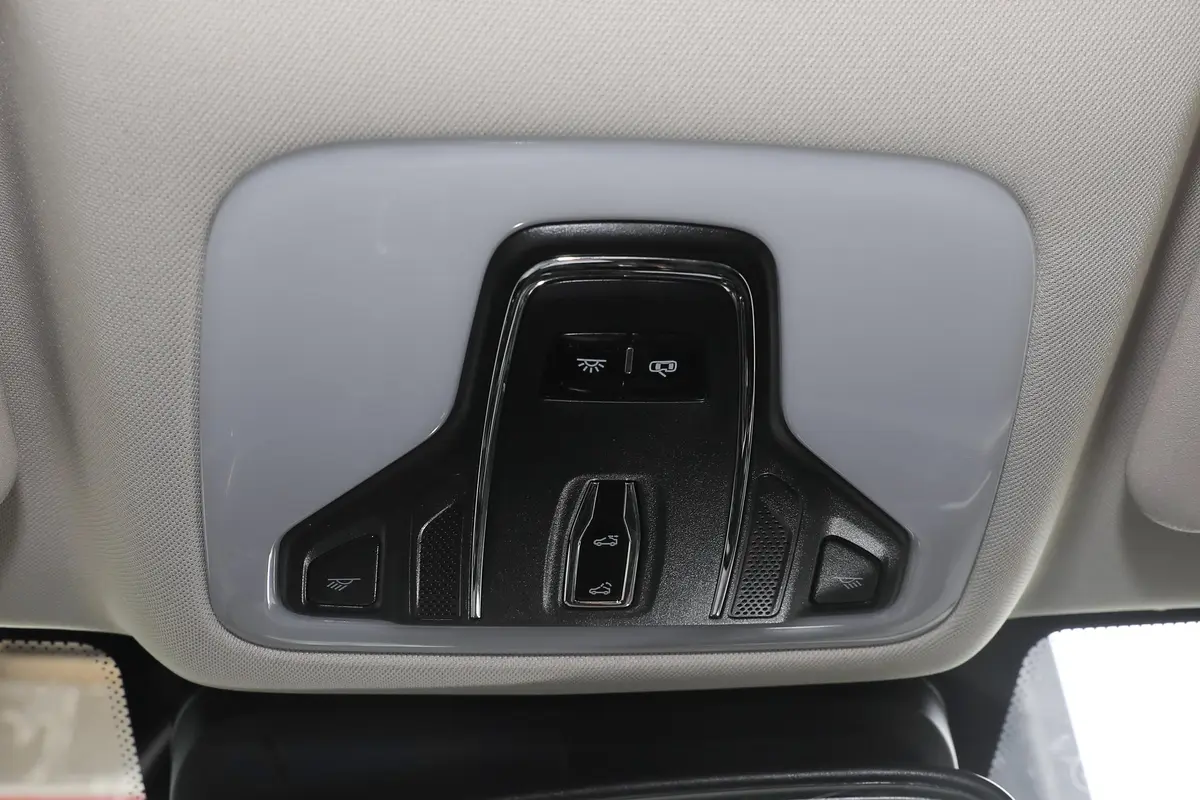 艾瑞泽5 PLUS小AI 1.5T CVT 享PLUS中控