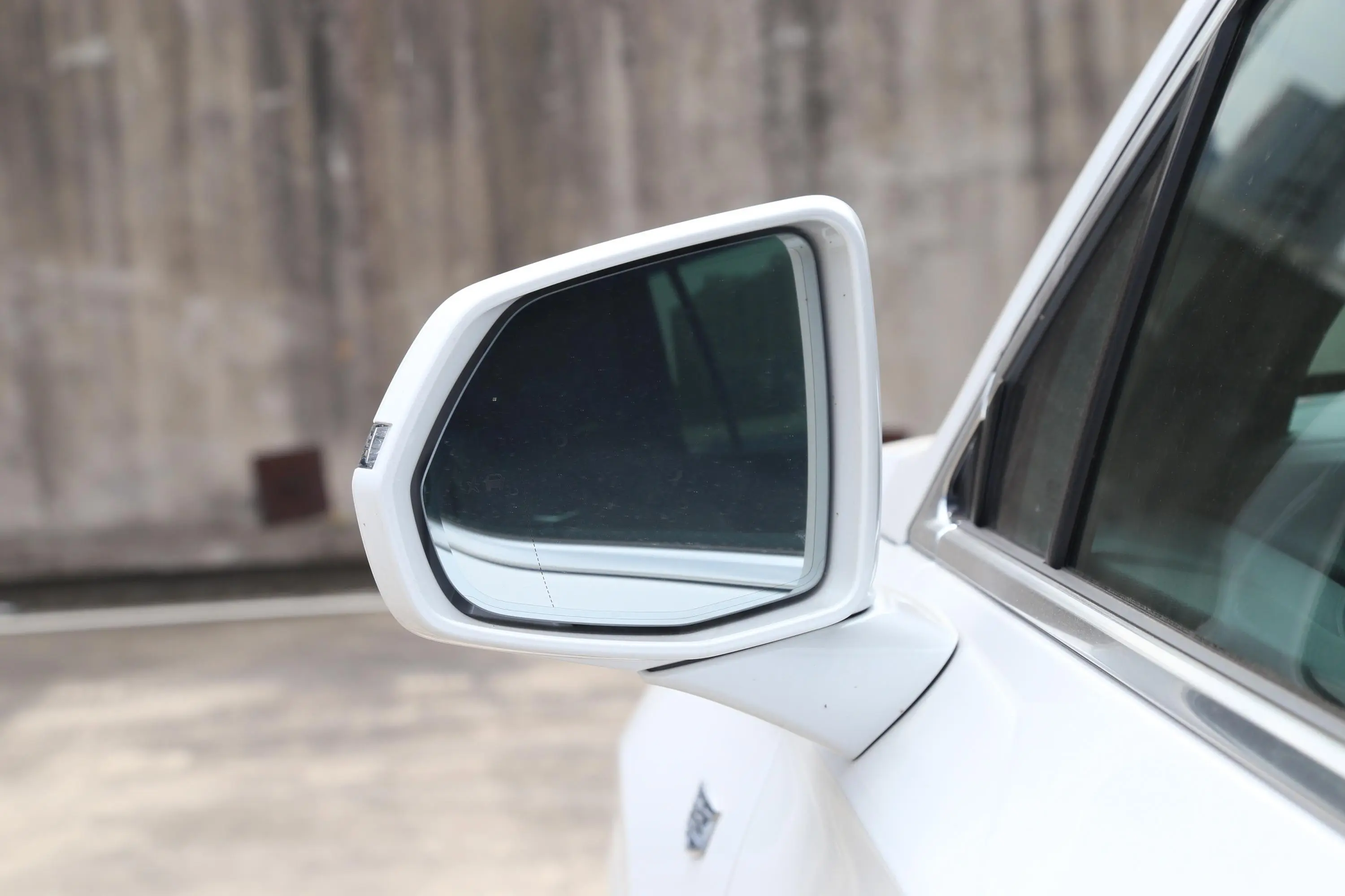 凯迪拉克XT6轻混 2.0T 四驱豪华型 6座后视镜镜面