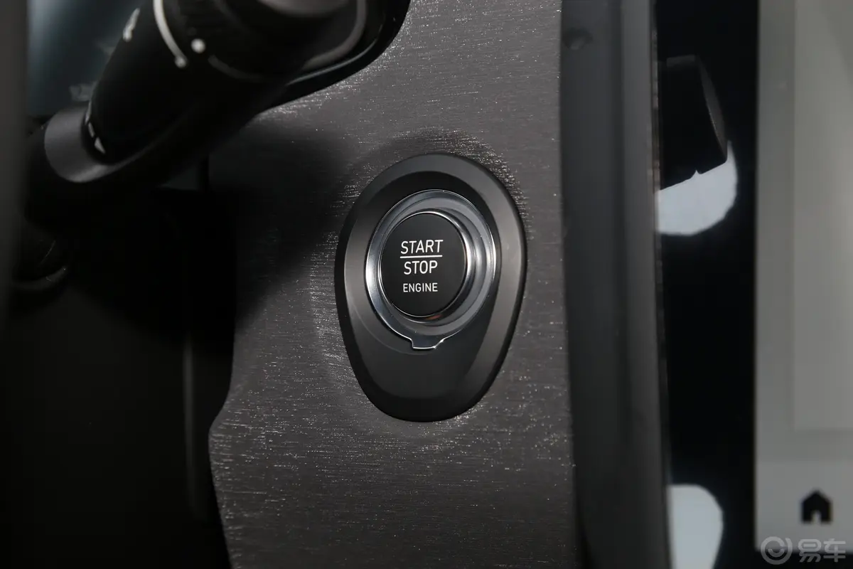 领克031.5T 双离合两驱劲Pro钥匙孔或一键启动按键