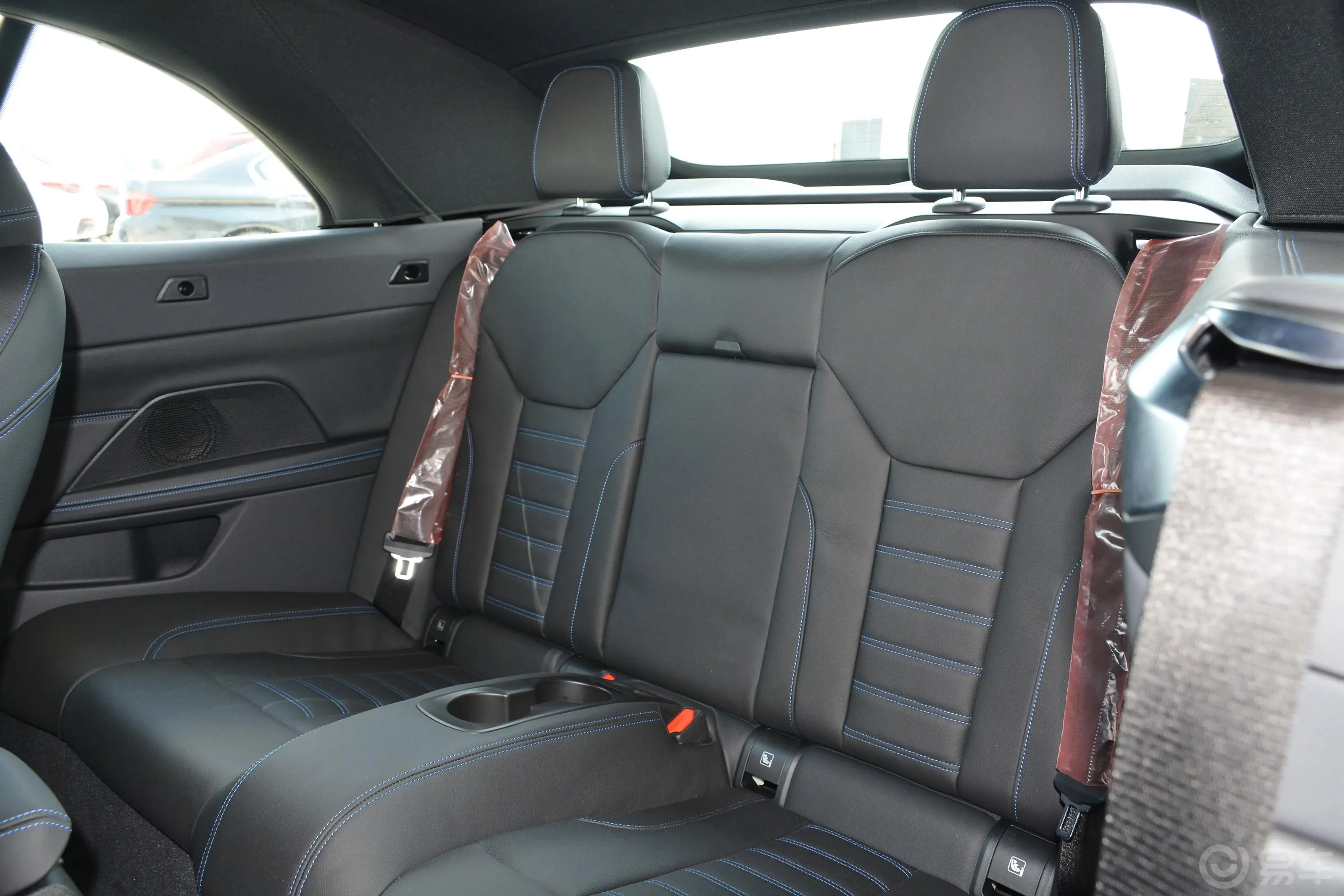 宝马4系改款 敞篷轿跑车 425i M运动套装后排座椅