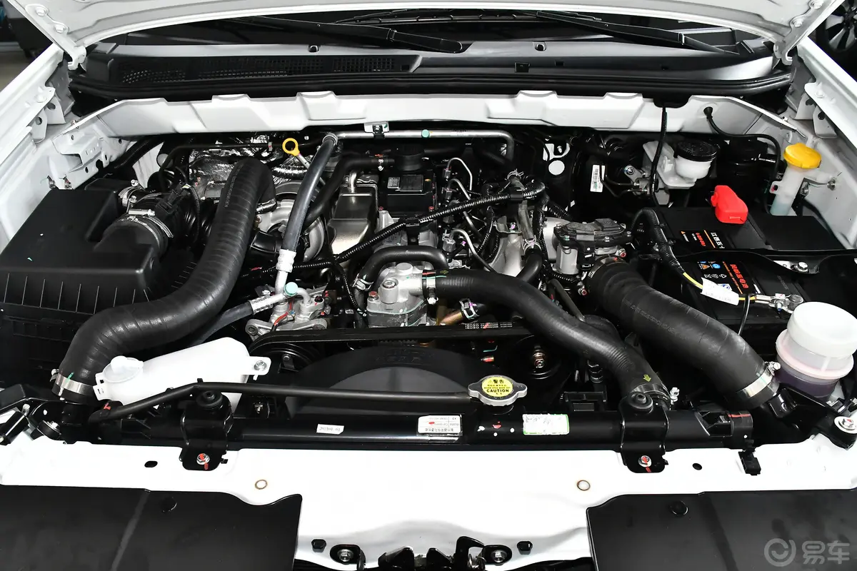 瑞迈2.8T 手动 两驱 标轴舒享版 柴油外观