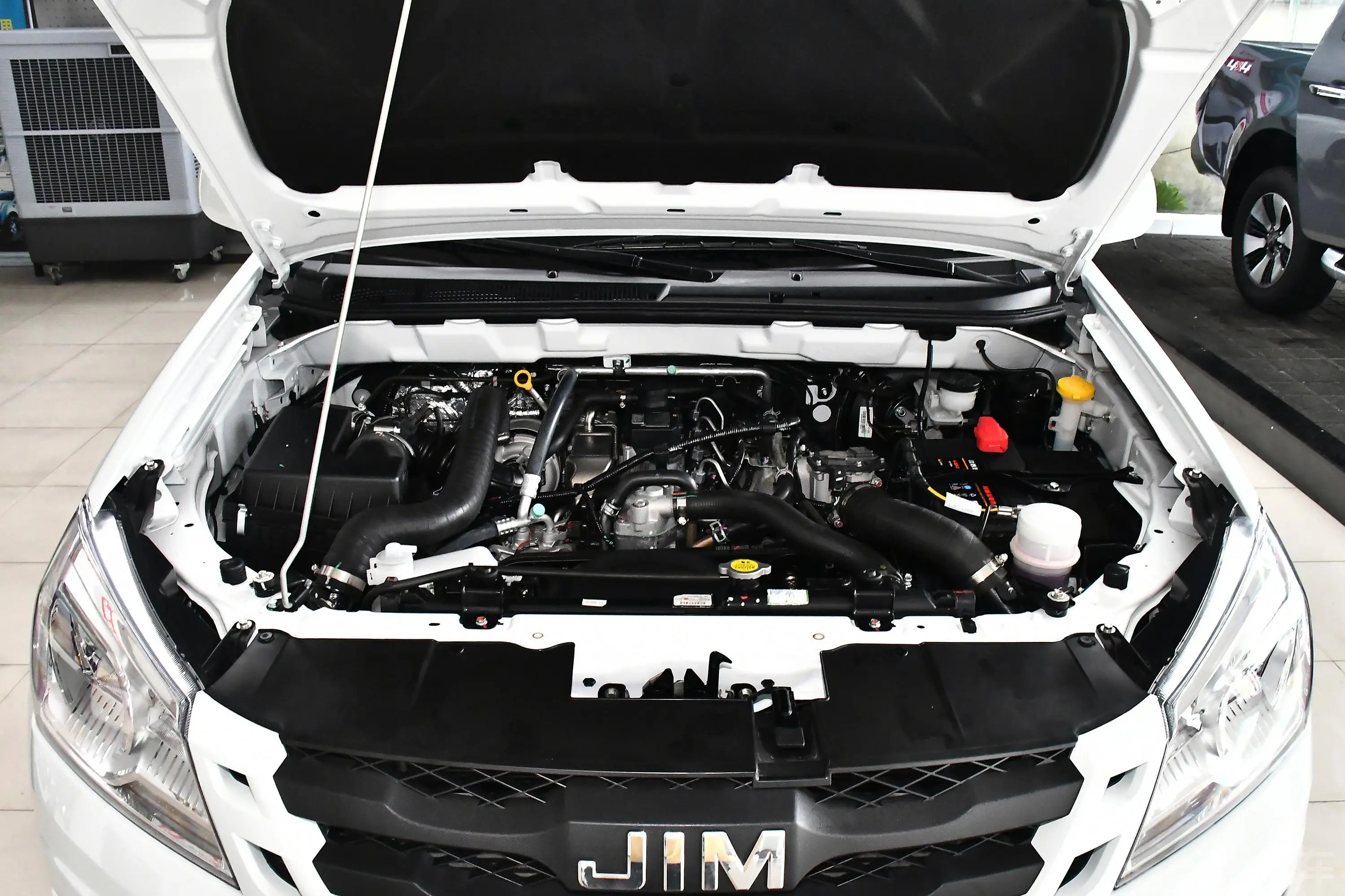 瑞迈2.8T 手动 两驱 标轴舒享版 柴油发动机舱整体