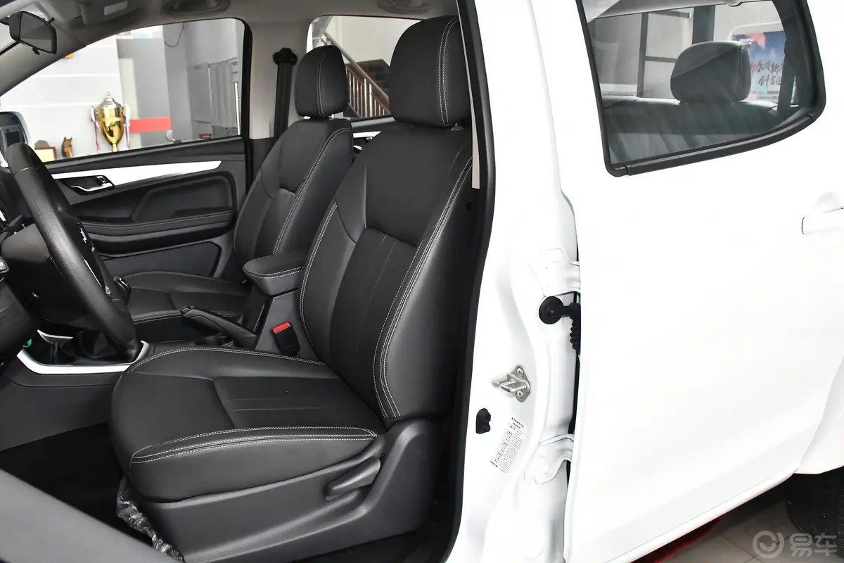 瑞迈2.8T 手动 两驱 标轴舒享版 柴油驾驶员座椅