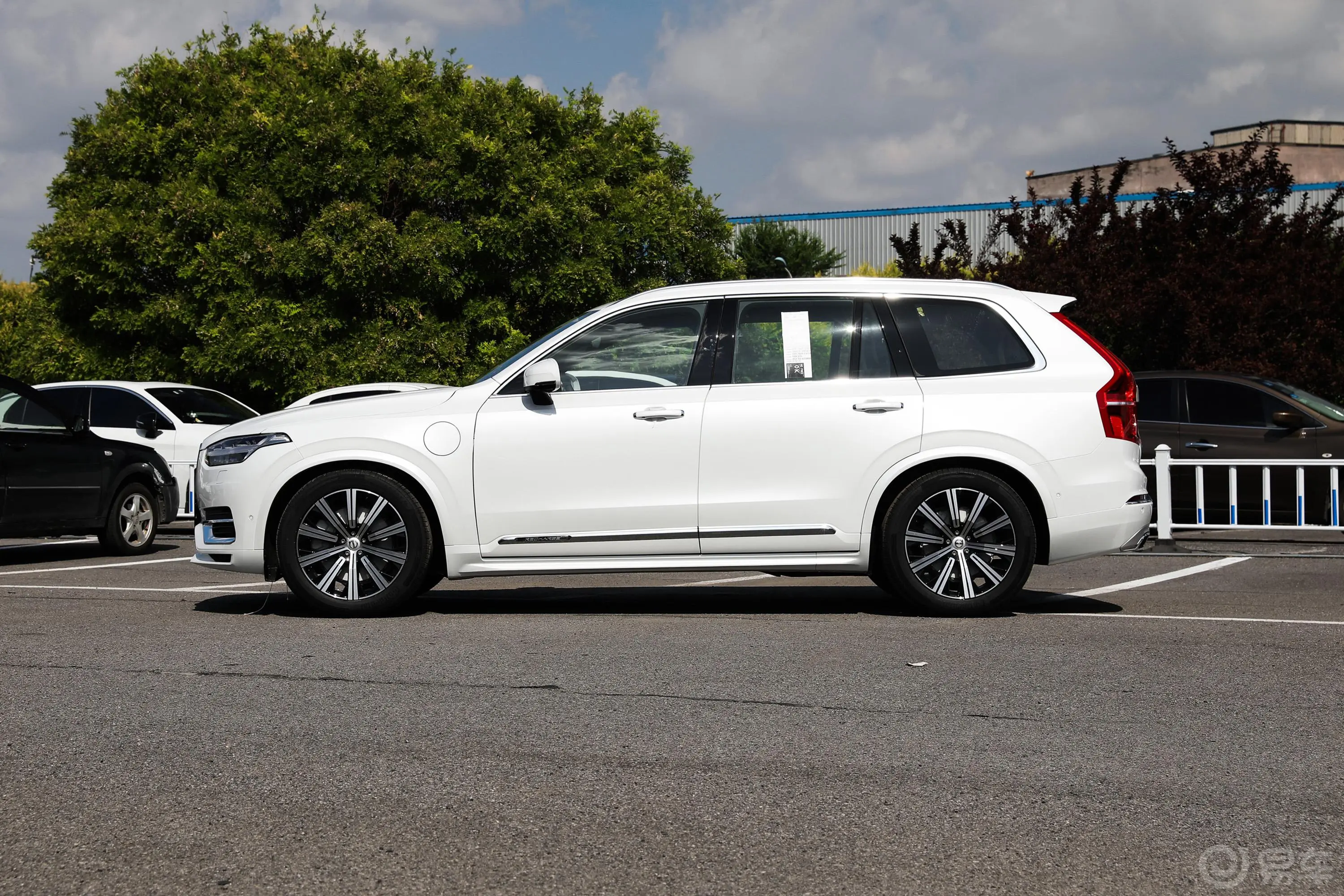 沃尔沃XC90新能源RECHARGE T8 智尊豪华版外观