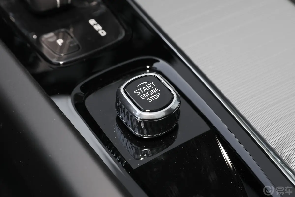 沃尔沃XC60新能源T8 智远运动版钥匙孔或一键启动按键