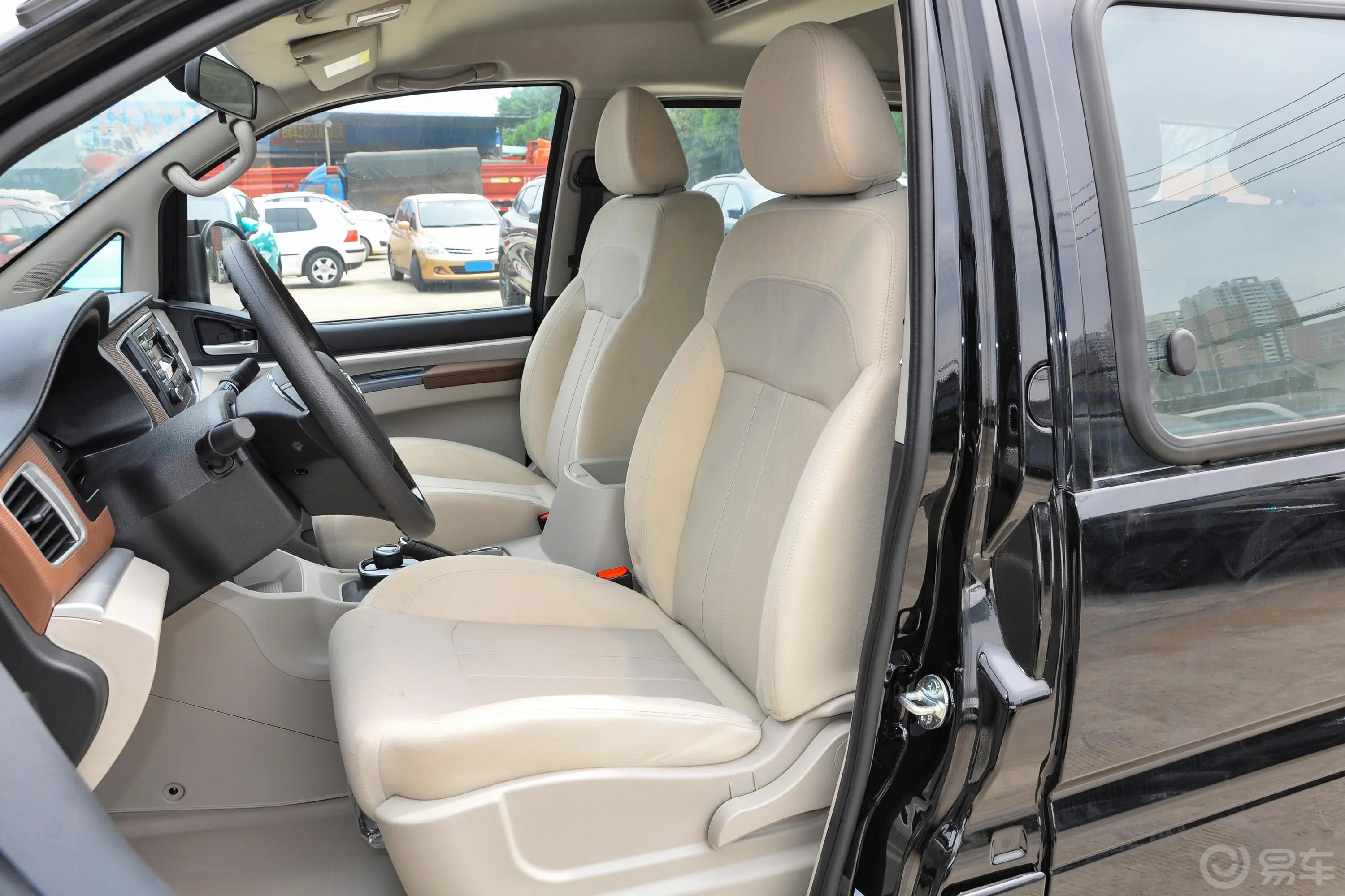 菱智M5 EV客运版 舒适型 7座驾驶员座椅