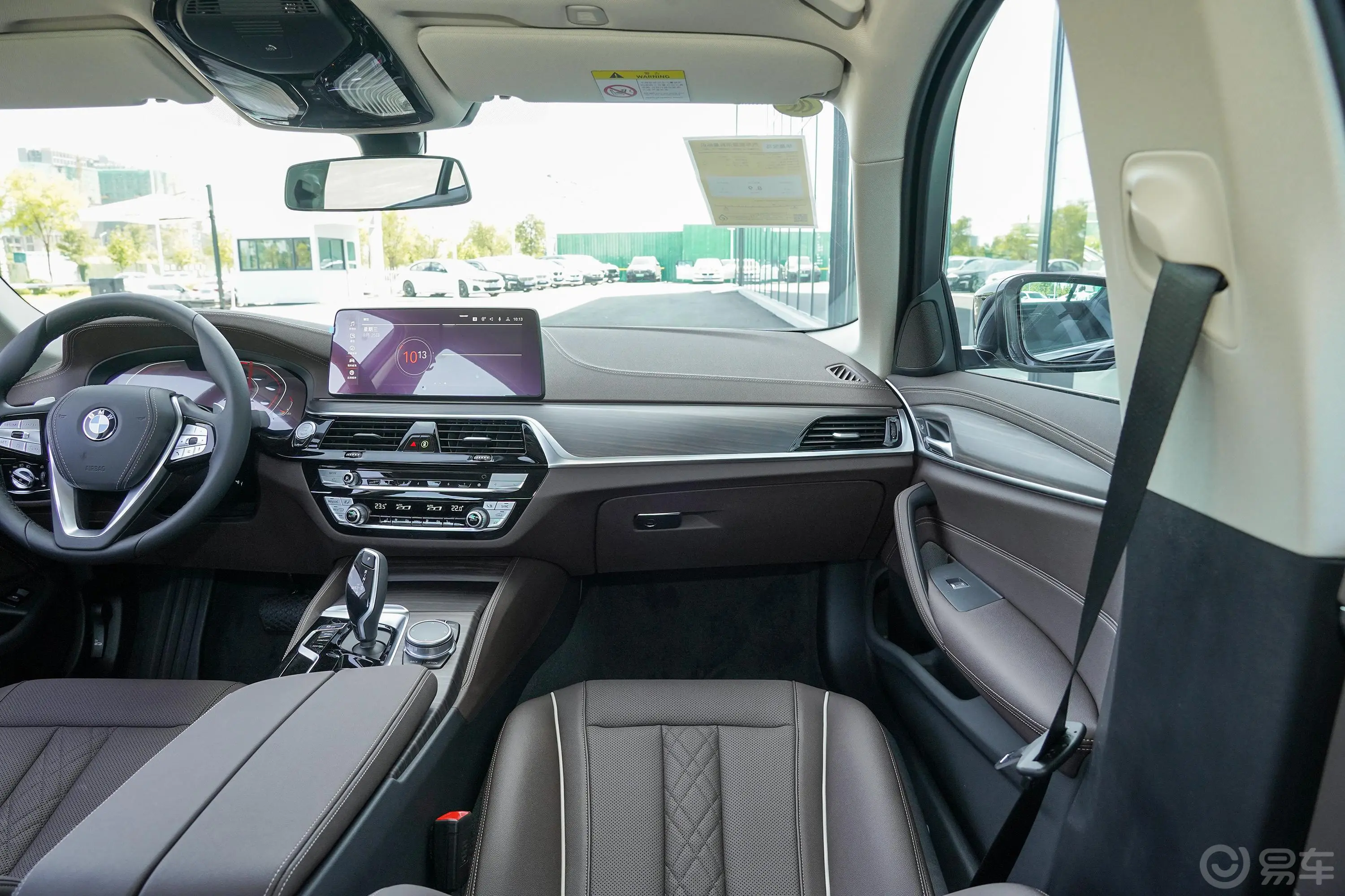 宝马5系改款 530Li xDrive 豪华套装副驾驶位区域