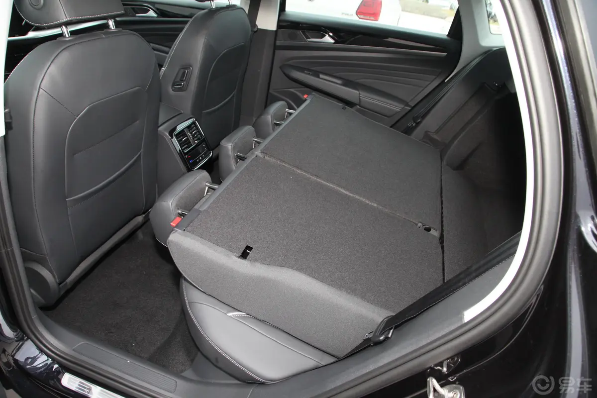 帕萨特330TSI 精英版空间