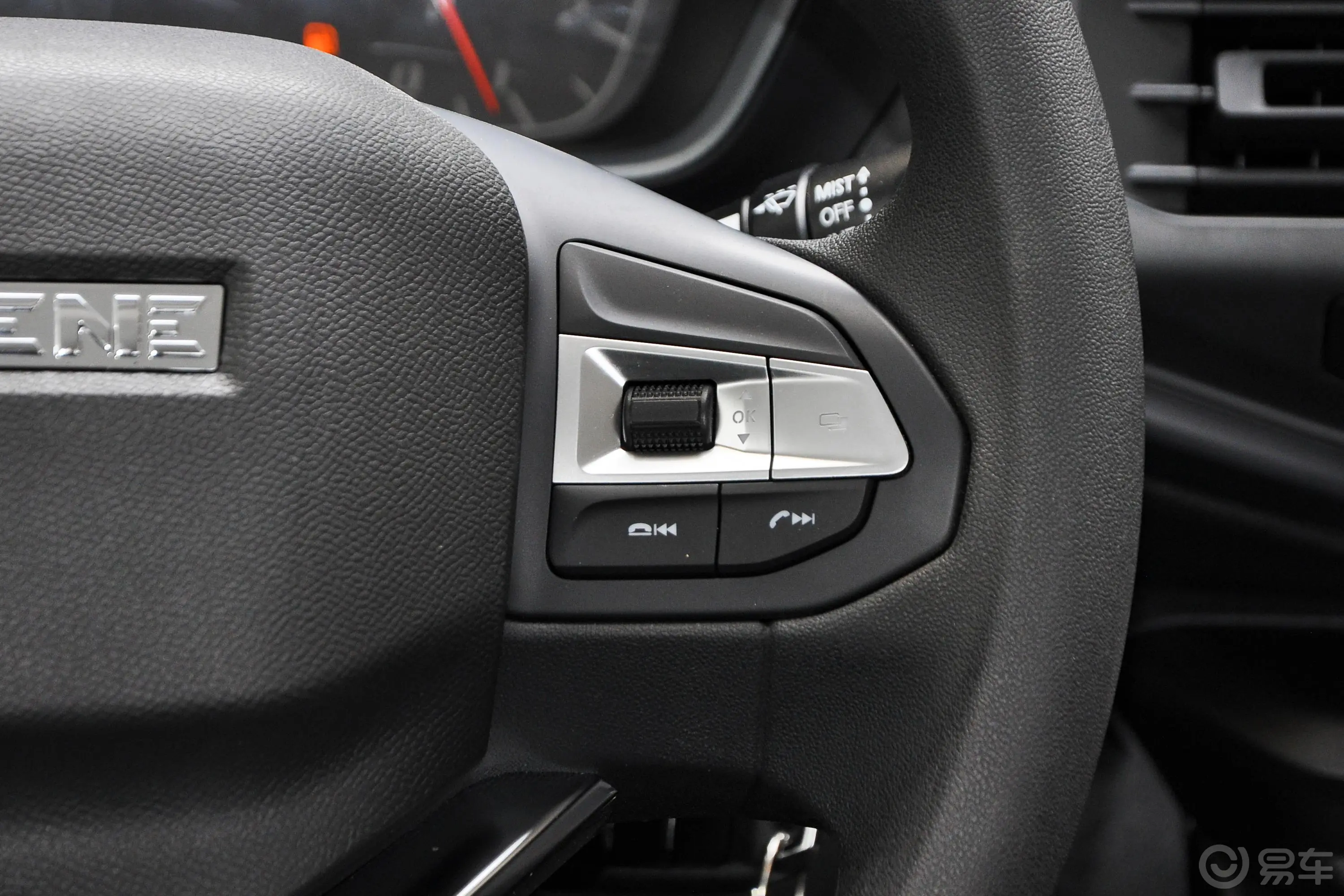 凯程F702.5T 手动 四驱 长轴 标准版 柴油右侧方向盘功能按键