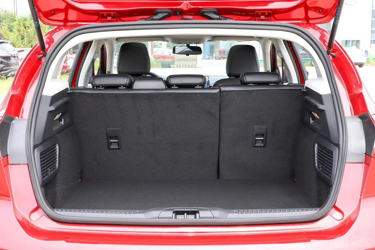 福克斯两厢 EcoBoost 180 自动锋潮型空间