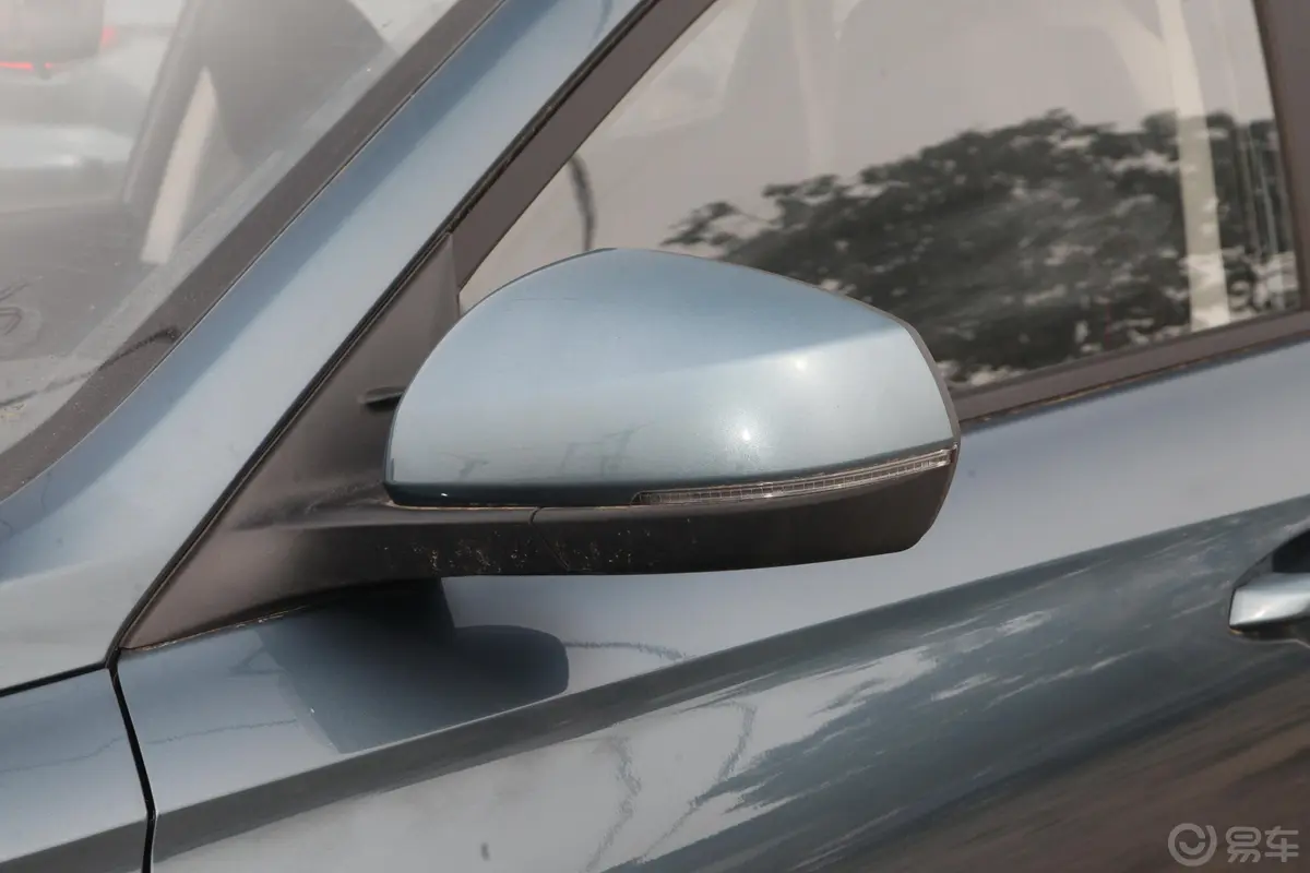 长安欧尚X5改款 1.6L 手动豪华型主驾驶后视镜背面