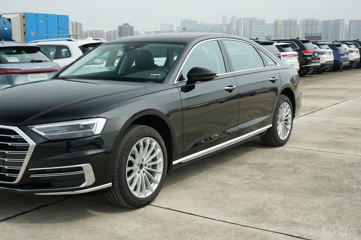 奥迪A8A8L 50 TFSI quattro 舒适型 典藏版外观