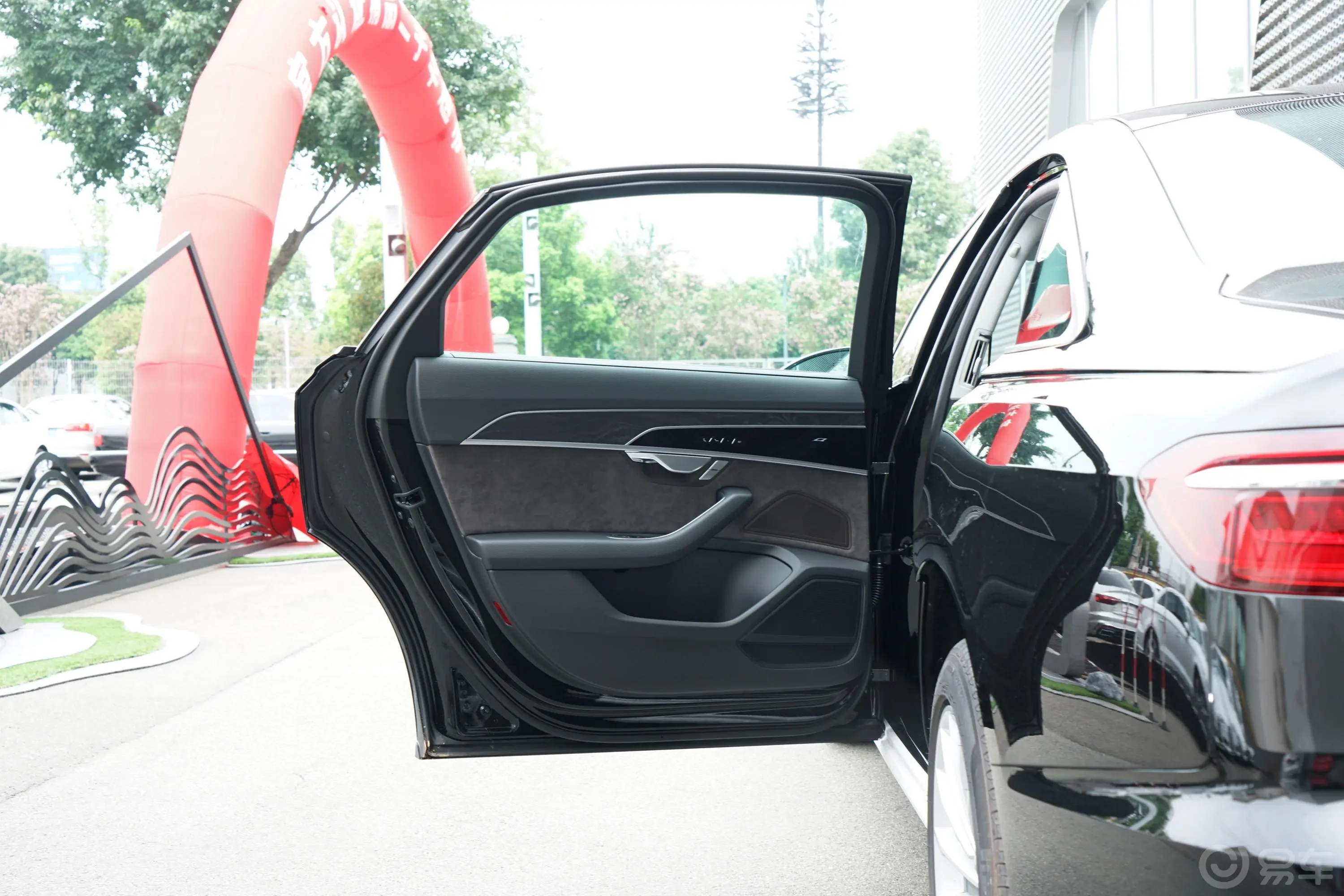 奥迪A8A8L 50 TFSI quattro 舒适型 典藏版驾驶员侧后车门