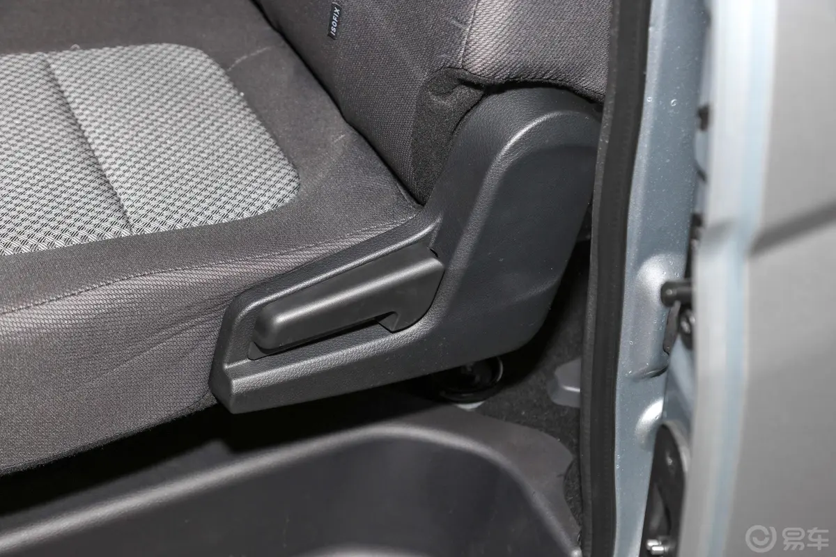 欧诺S欧诺S 1.5L 手动 客车智享版(双蒸空调)空间