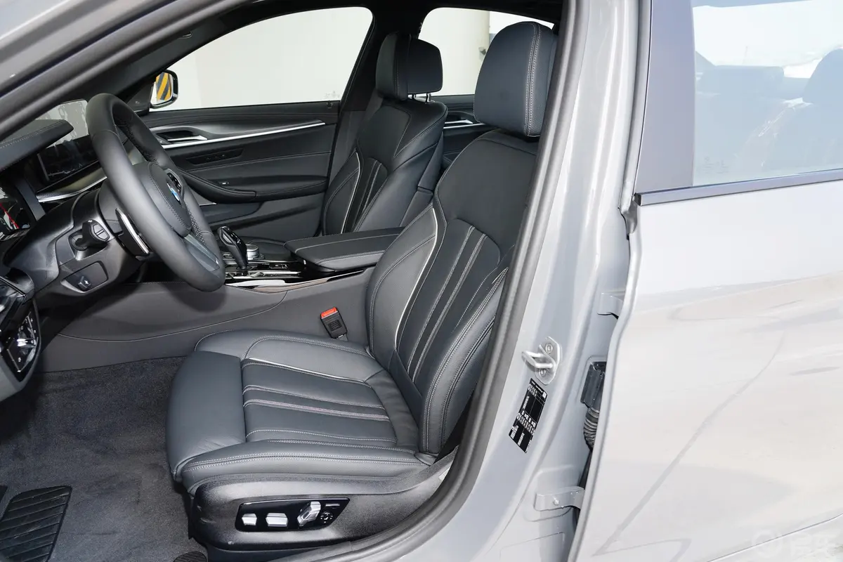宝马5系(进口)530i 风尚版 M运动套装驾驶员座椅