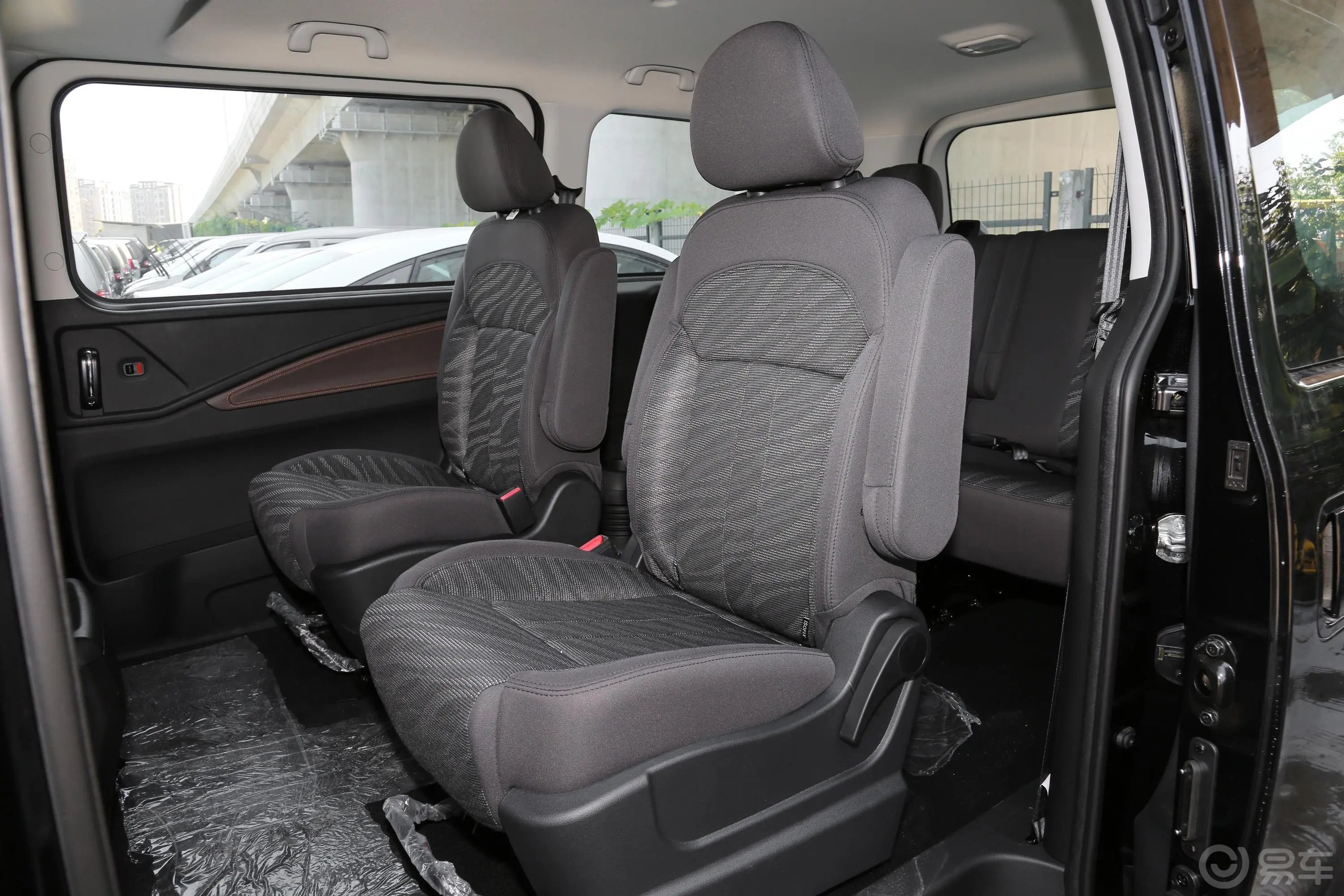 菱智PLUS旅行版 2.0L 手动 舒适型 7座后排座椅