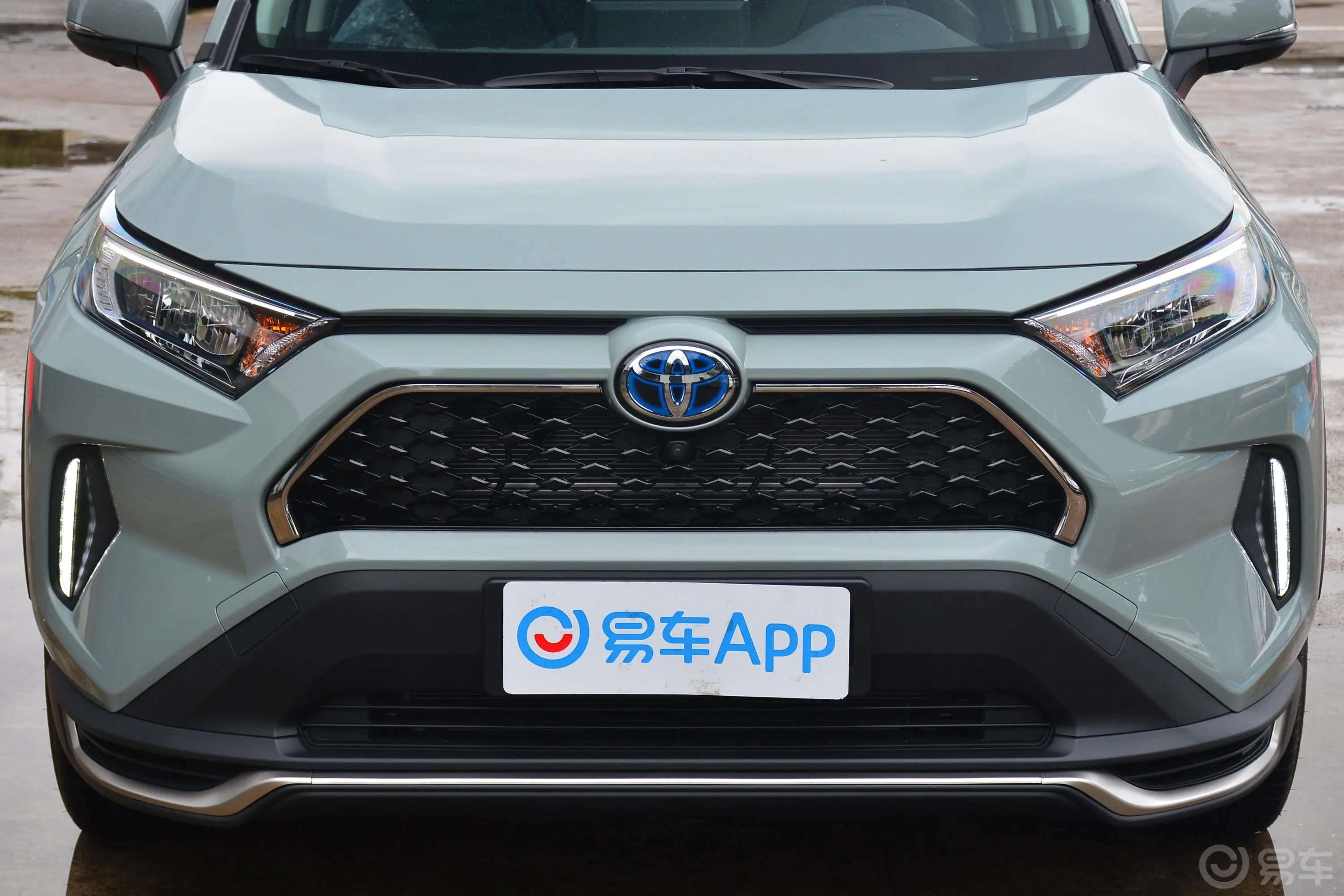 RAV4荣放 双擎E+2.5L 两驱精英Pro外观