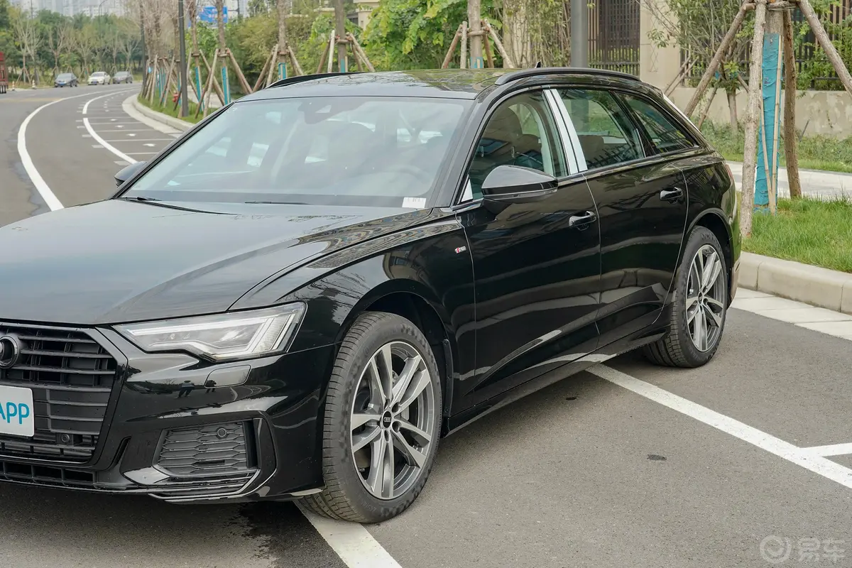 奥迪A6Avant 先锋派 45 TFSI 臻选动感型外观